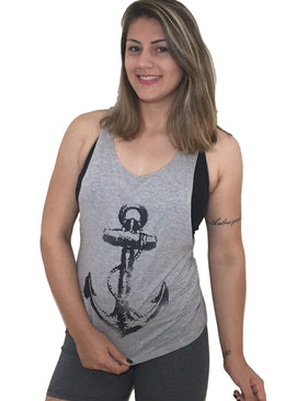 REGATA CAVADA ESTAMPADA Estampa Feita em SilkScreenTecido de ViscoLycra  COM ACABAMENTO NA GOLA E BARRANÃO TEM ACABEMENTO NAS MANGAS Tamanho ÚnicoComprimento Total 63cmBusto 42cmManga 36cmComprimento entre final manga e barra 27cm  Composição96% Viscose4%... 