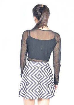 Saia rodada godê curta em neoprene Glamour romântico: a saia godê, chegou para ficar! Saia curta de cintura alta, femininamente esvoaçante. Combina com quase tudo:... 