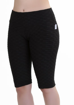 Bermuda Fitness Emy Wave modelando o corpo feminino para correr caminhar malhar na Academia no Crossfit Funcional nas aulas de Pilates Ioga aulas de Zumba... 