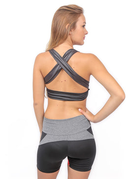 Short confeccionado em suplex liso e tela. Anatômico e confortável perfeito para malhar em dias de maior calor.Composição: 92% Poliéster 8% Elastano. 