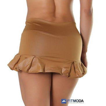Short Saia fabricado em tecido cirrê com cós de altura média e babadinho na barra. Short embutido na saia. Você linda de saia e super... 