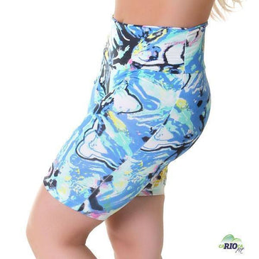 Bermuda Ciclista estampada. Cós duplo de altura média. Os detalhes criam um visual super moderno. Marca: Carioca FitComposição: 90% Poliéster 10% Elastano 
