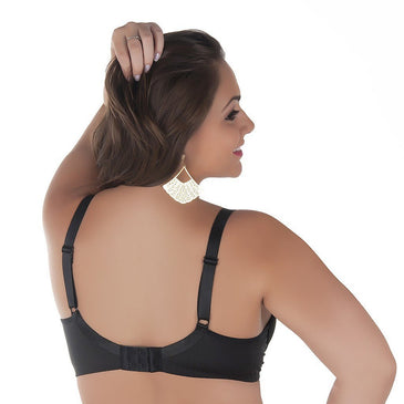   Soutien Strappy Bra Plus Size Class Lingerie. Soutien com alças largas para melhor conforto e sustentação dos seios. Fecho colchetes nas costas com 3... 