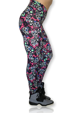 CALÇA LEGGING FITNESS CALÇA EM SUPLEX DE POLIÉSTER Cós Duplo Alto com Elástico de 3cm trazendo conforto e segurança.Costura Rebatida no cós e no cavalo da calça.Sem... 