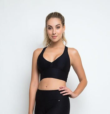 Top com corte nadador nas costas e estilo camiseta, sendo o cós um pouco maior que o tradicional. Fabricado com o produto Impactus, diferenciado visualmente... 