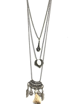 Colar Três em um com Pingente de mão de Fátima desejado para você que quer arrasar no look. 