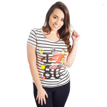 Modelo Baby Look I Love 80' com excelente composição em tecido Viscolycra, perfeito para looks despojados e casuais no dia a dia. 