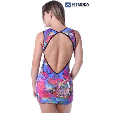 Vestido Fitness em tecido Light de poliamida estampado com bojo com short embutido. O comprimento perfeito para a prática de atividades físicas. Composição: 90% Poliamida 10%... 