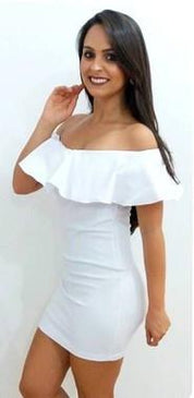 Lindo vestido tubinho com detalhe de babado. Modelo super tendência. Modela o corpo. Tecido bengaline de ótima qualidade, não fica transparente.Tamanhos:P ( veste manequim 36/38)M... 