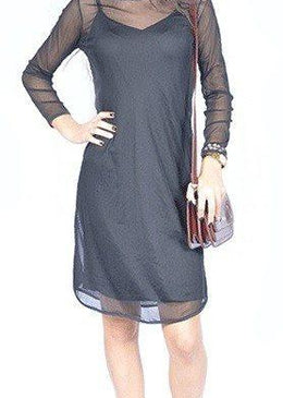 Os vestidos transparentes chegaram com tudo neste ano e na estação porque elas querem mudar essa ideia de que são vulgares, massim charmosas! Vestido tule... 