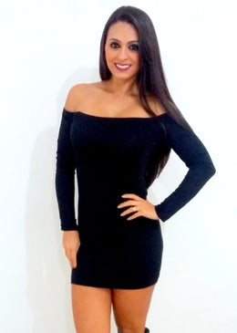 Lindo vestido manga longa no modelo ombro a ombro. Peça super versátil que pode ser usada em diversos looks Tecido: Suplex de ótima qualidade, modela... 
