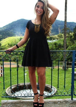 Lindo modelo de vestido fabricado em Suplex de Excelente qualidade.Tecido:SuplexCaracteristicas:Tecido firme, de alta elasticidade que não desbota com o tempo e nem dá aquelas indesejaveis... 