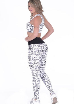 Conjunto Fitness Love poliamida relevo é composto por uma calça de cós liso, o cós é alto e duplo, com costura rebatida para maior durabilidade... 
