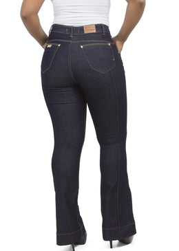 
Calça Feminina


Modelo Flare
Cintura Alta

Marca: Dinho´s Jeans

Tecido: Jeans

Composição: 78,5% Algodão 20% Poliester 1,5%Elastano 
Modelo veste tamanho: 40
 