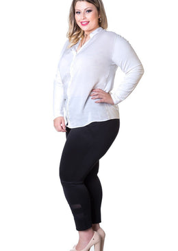 Marca: BerthageCamisete Plus Size Viscolycra com ViscoseComposição do produto: Costas e mangas: 94% viscose 6% elastano - Frente: 100% viscoseImportante:- Os acessórios utilizados na produção das... 