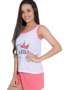 Baby-doll confeccionado em malha, tecido macio e confortável. Camiseta estampada, com alças largas, decote discreto com acabamento em viés.  Shortinho com cintura de elástico, em... 