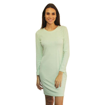 Vestido confeccionado em viscose e elastano para maior versatilidade da peça. Liso verde claro manga longa, acabamento em costura no tom, comprimento médio, cintura reta... 
