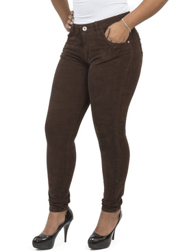 
Calça Feminina


Modelo Veludo Marron
Cintura Alta

Marca: Dinho´s Jeans

Composição: 98% Algodão 2% Elastano 
Modelo veste tamanho: 40

 
