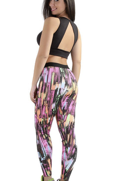  Confeccionada em suplex estampado com elástico liso na cintura essa calça traz pra você conforto e segurança na hora de malhar, correr... Alem de deixar... 